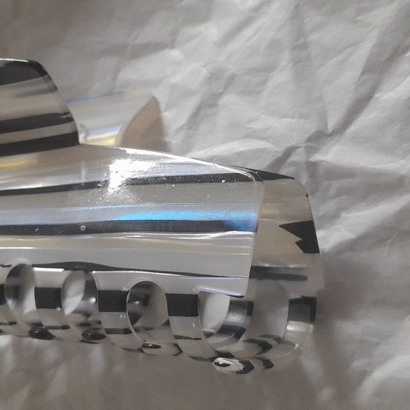 Nice Big Black and White Hair Claw Clip - Picture 3 of 3